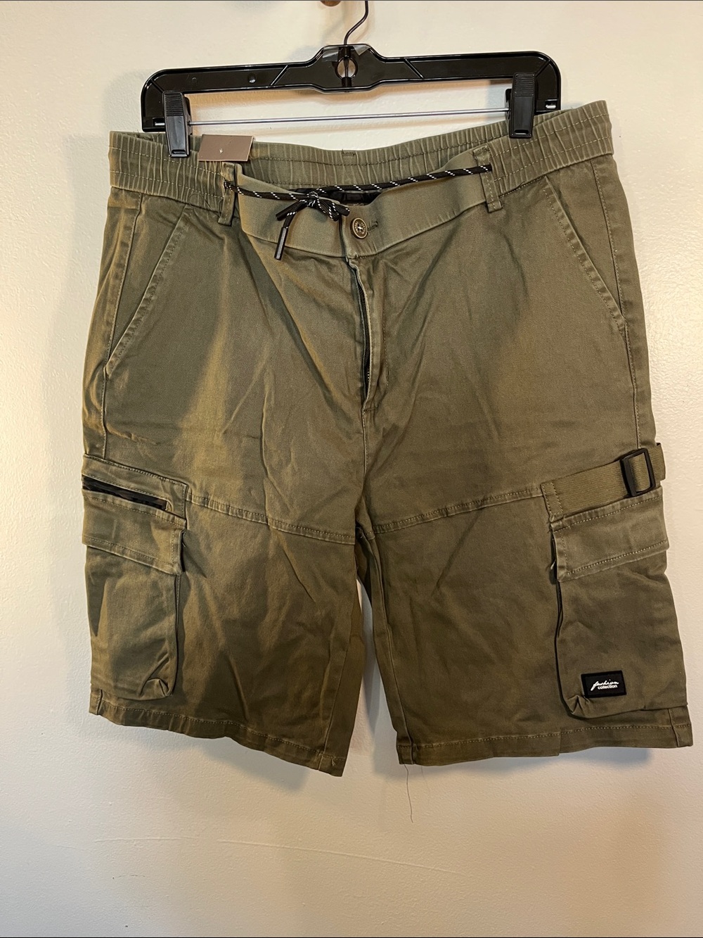Men's Olive Utility Cargo Shorts with Drawstring Waist